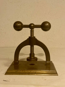 Antik bronze nøddeknækker, fra start 1900 tallet.