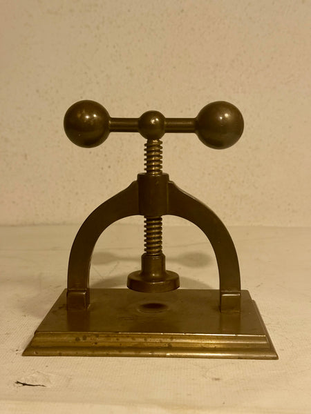 Antik bronze nøddeknækker, fra start 1900 tallet.