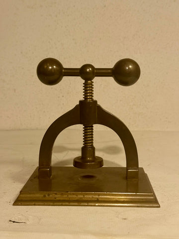 Antik bronze nøddeknækker, fra start 1900 tallet.