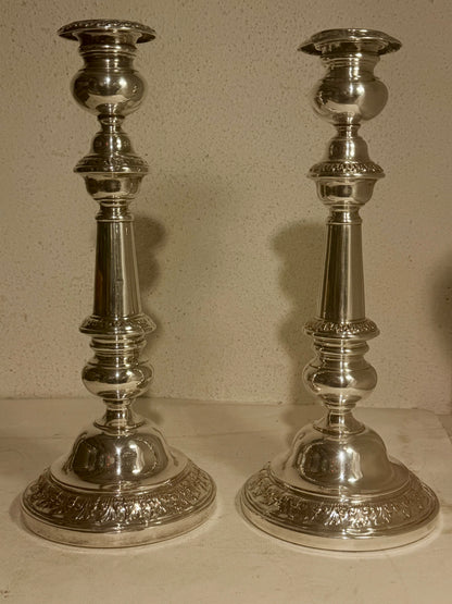 Antikke lysestager fra midt 19.Årh. I sølvbelagt kobber.