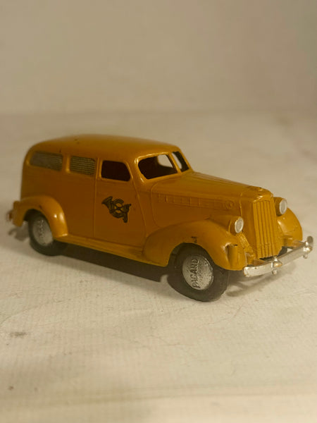 TEKNO Denmark Packard postbil No. 425.