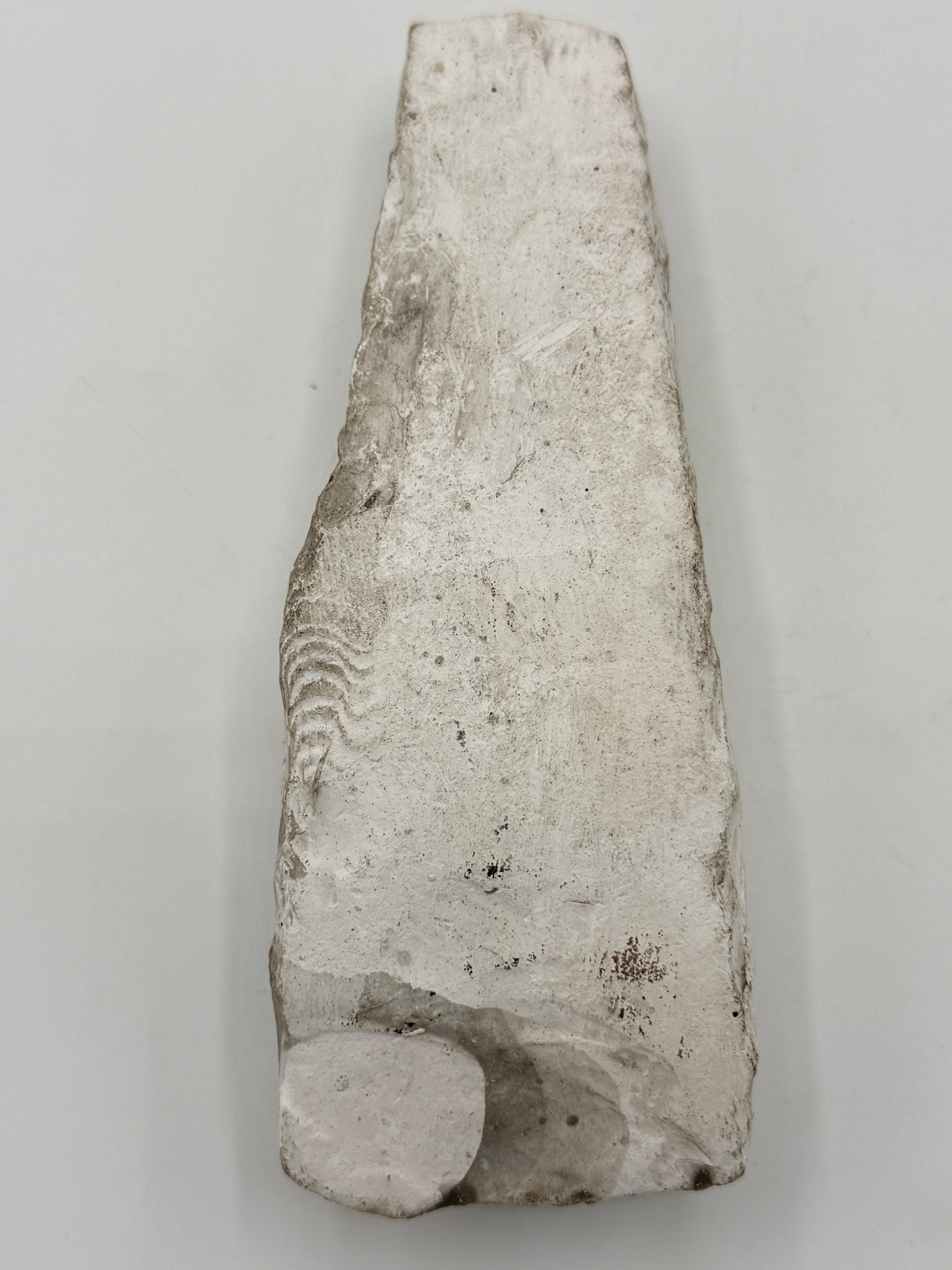 Dansk Stenalder. Tyknakket Lindøøkse i flint. 2800-1800 F.Kr