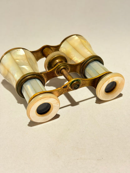 Antik teater kikkert indlagt med perlemor, fra start 1900 tallet.