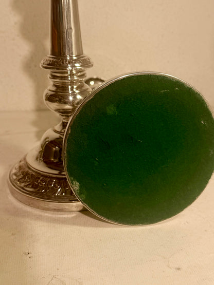 Antikke lysestager fra midt 19.Årh. I sølvbelagt kobber.