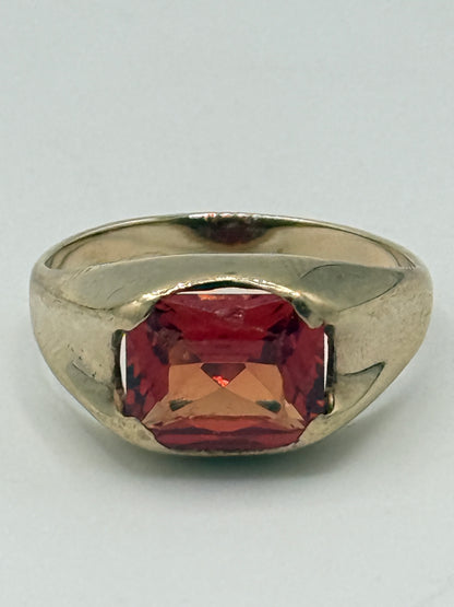 Vintage 14 karat Guld herrering, med smykkesten. Fra midt 20.Årh