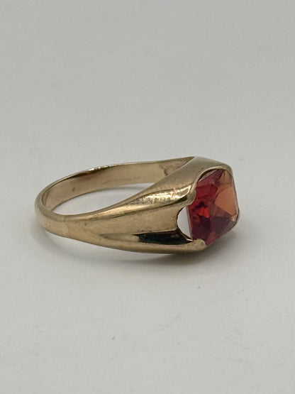 Vintage 14 karat Guld herrering, med smykkesten. Fra midt 20.Årh