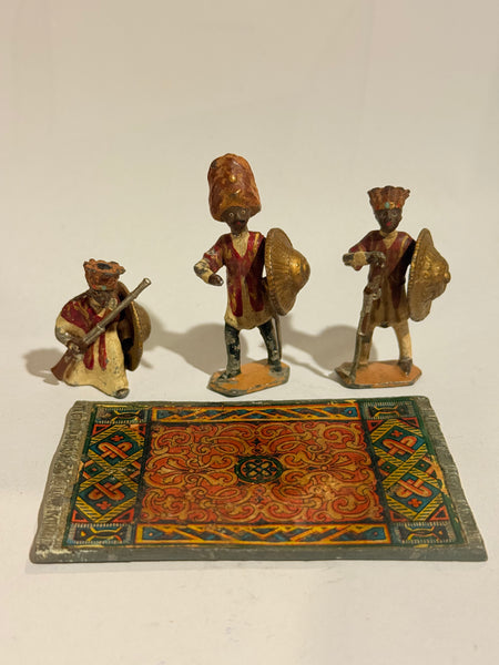 Antik heyde tinsoldater. etiopiske soldater med tæppe, fra start 1900tallet