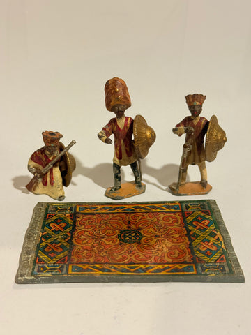 Antik heyde tinsoldater. etiopiske soldater med tæppe, fra start 1900tallet