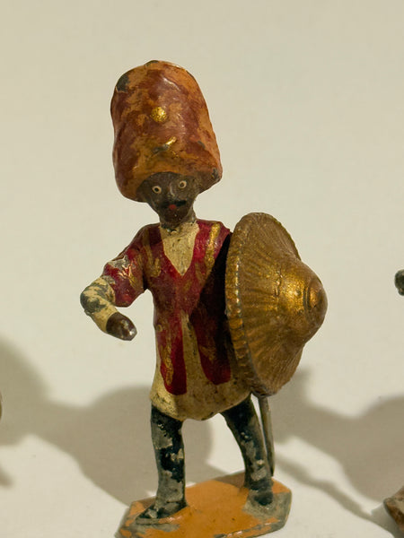 Antik heyde tinsoldater. etiopiske soldater med tæppe, fra start 1900tallet