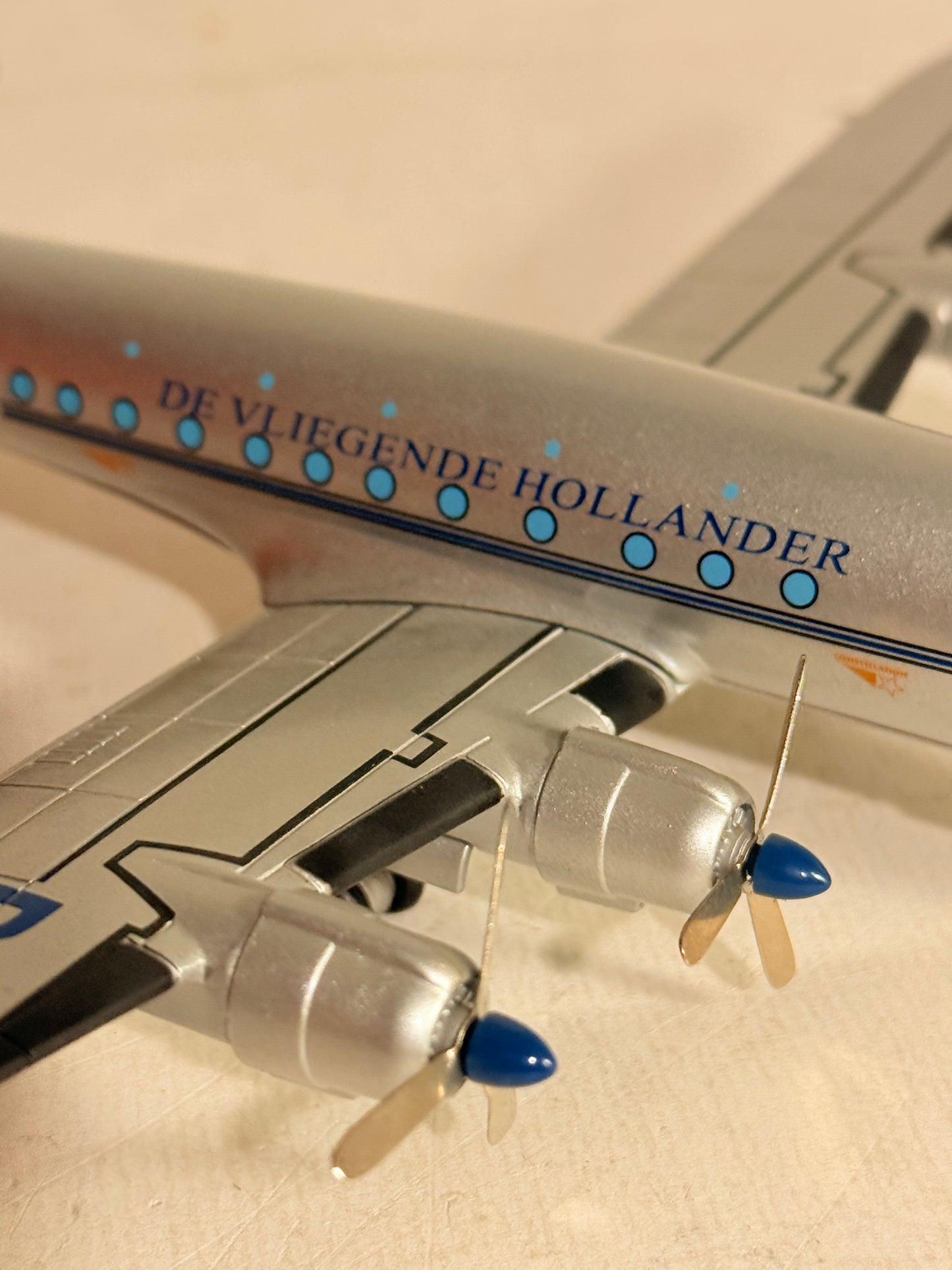 Corgi Lockheed L-1049 Super Constellation legetøjsfly
