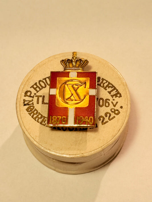 Georg Jensen Guld Chr.X. Kongemærke 1870-1940 til knappehul.