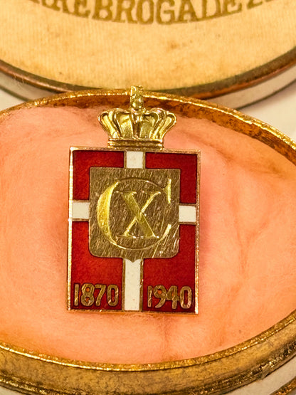 Georg Jensen Guld Chr.X. Kongemærke 1870-1940 til knappehul.