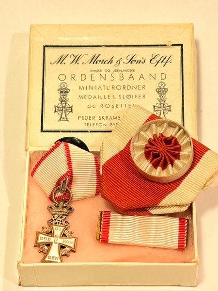 Ordenssæt for det danske Ridderkors - Chr. X version.