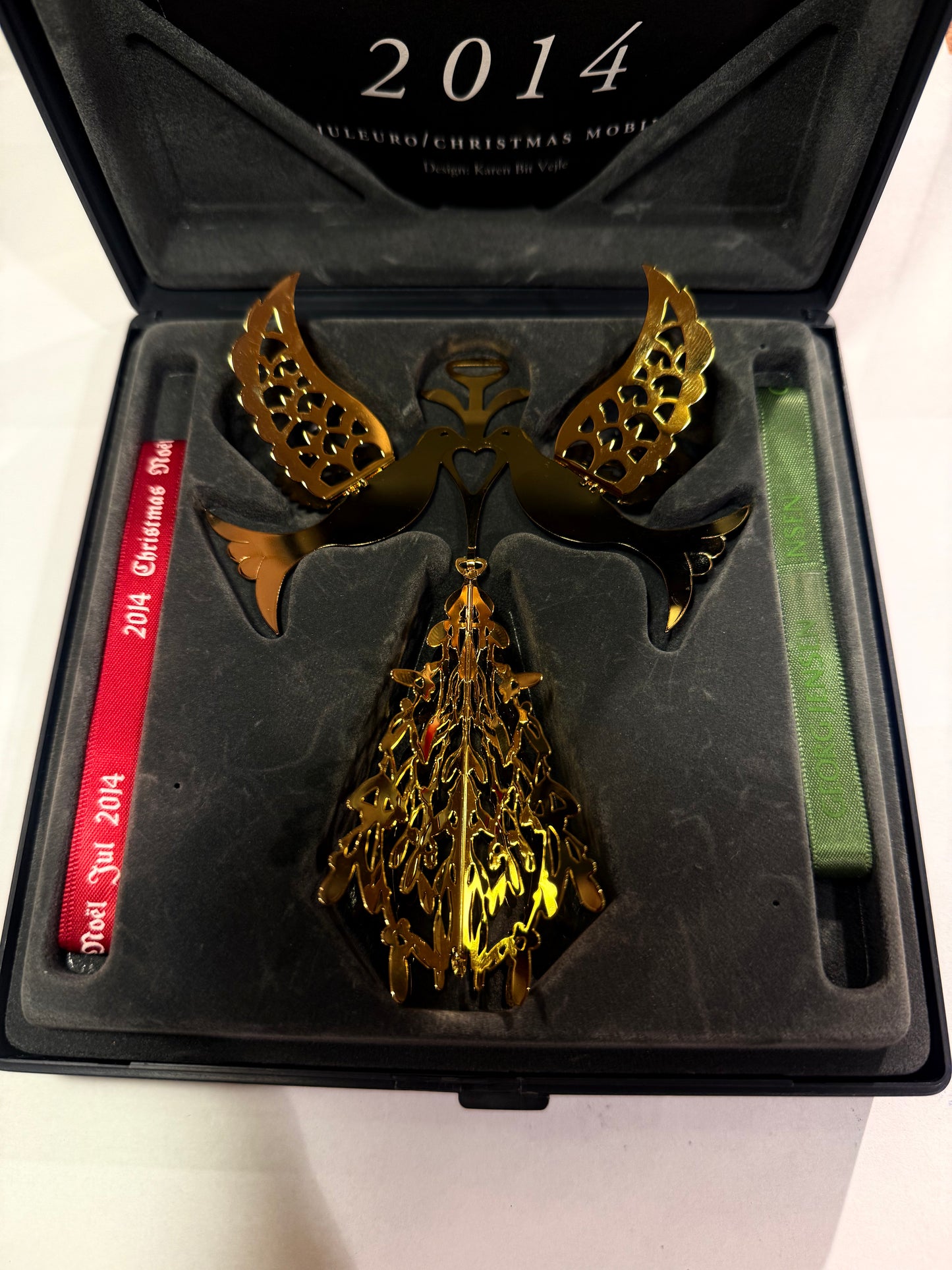 Juletræ med duer fra Georg Jensen Juleuro 2014. Designet er af Karen Bit Vejle