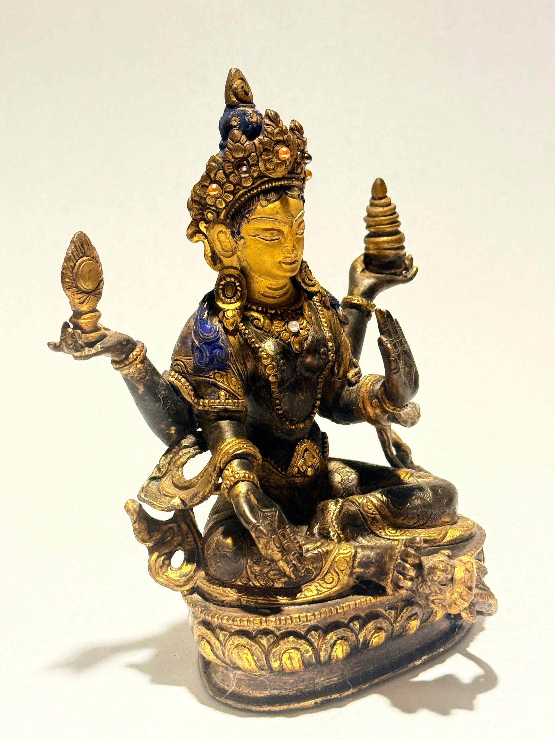 Gudinden Laxmi i forgyldt og oxideret kobber, fra 1900 tallet