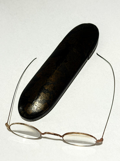 Antikke briller med etui, fra start 1900 tallet