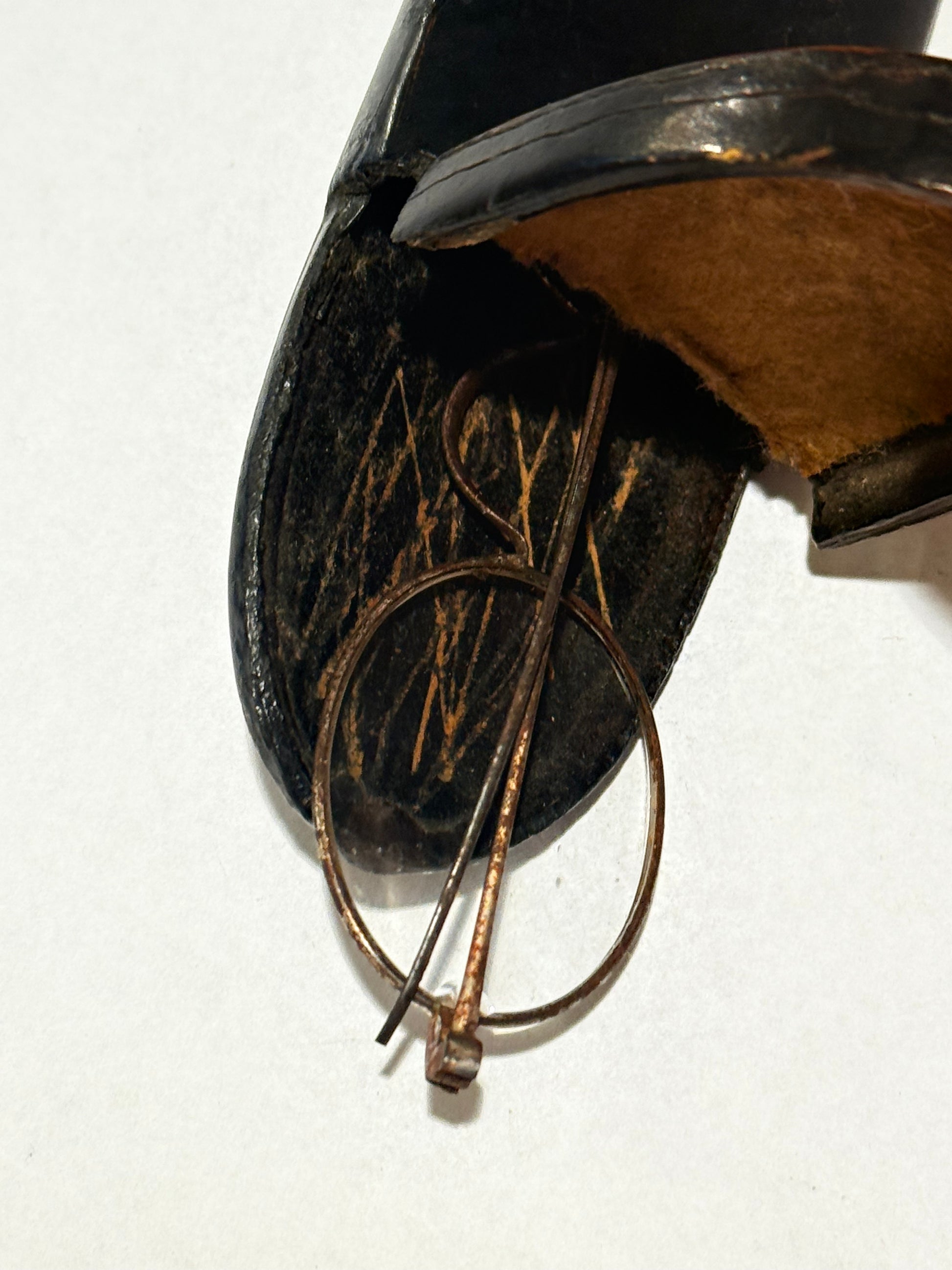 Antikke briller med etui, fra start 1900 tallet