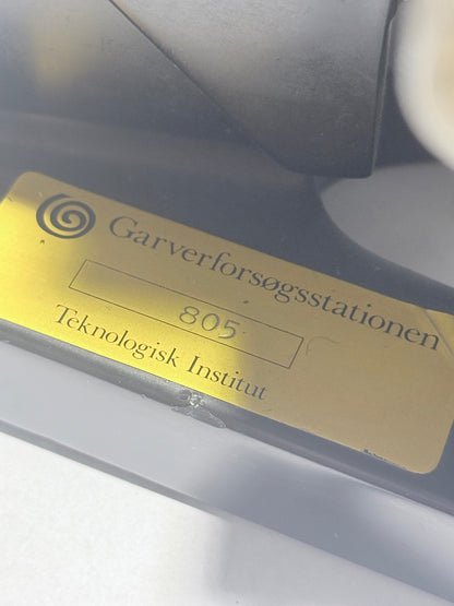 Reichert optisk mikroskop No 198504, med fire objektiver. Østrig. Fra 1940érne