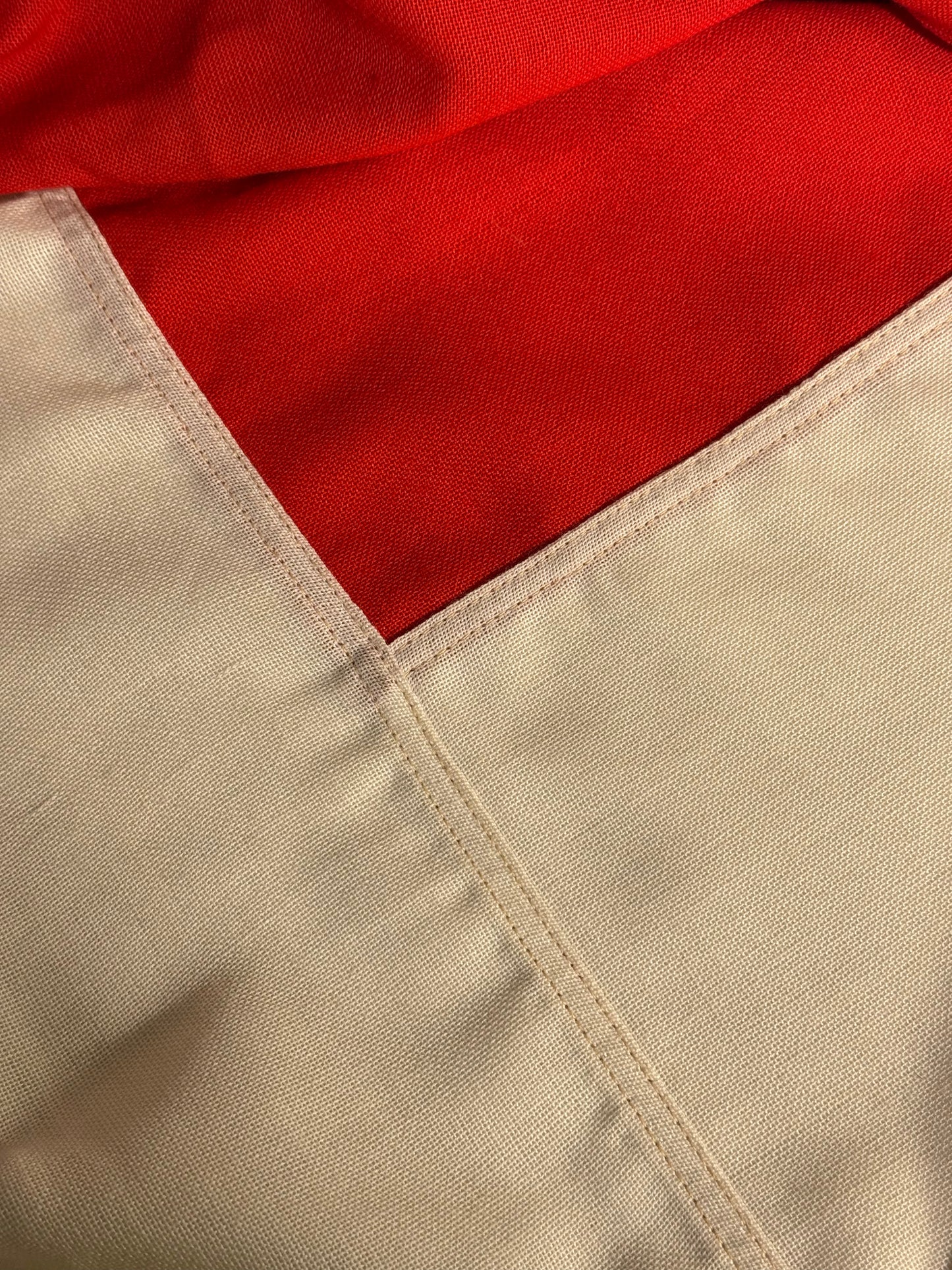 Vintage Dannebrog flag 140x200 til flagstangen, fra midt 1900 tallet.