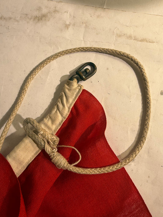 Vintage Dannebrog flag 140x170 til flagstangen, fra midt 1900 tallet.