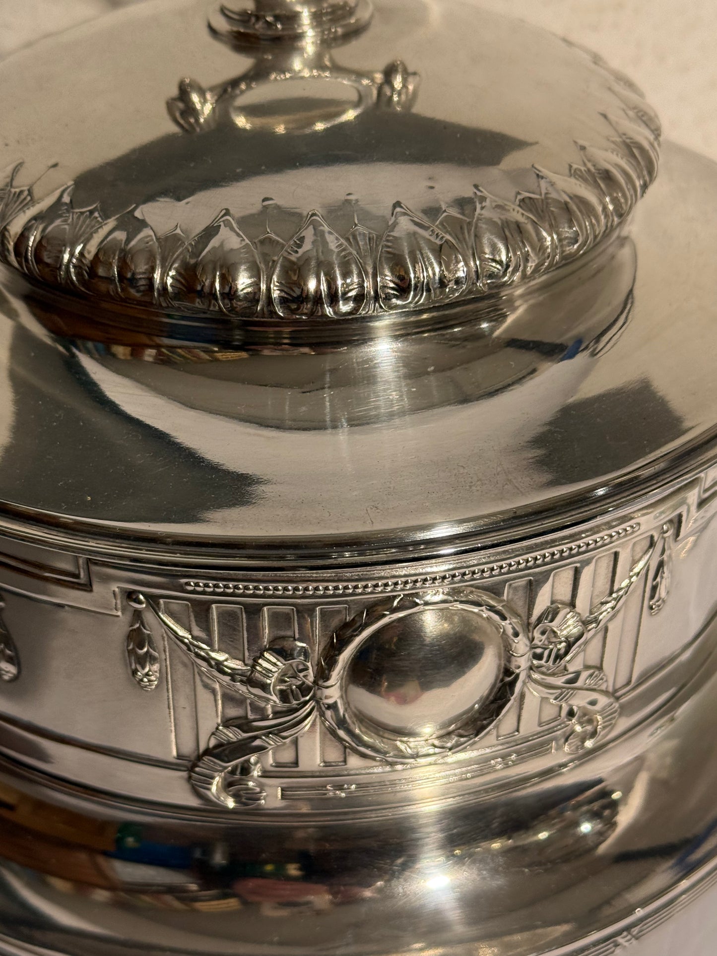 Antik Nyklassisk sølvbelagt punch bowl. Fra 1915-1925