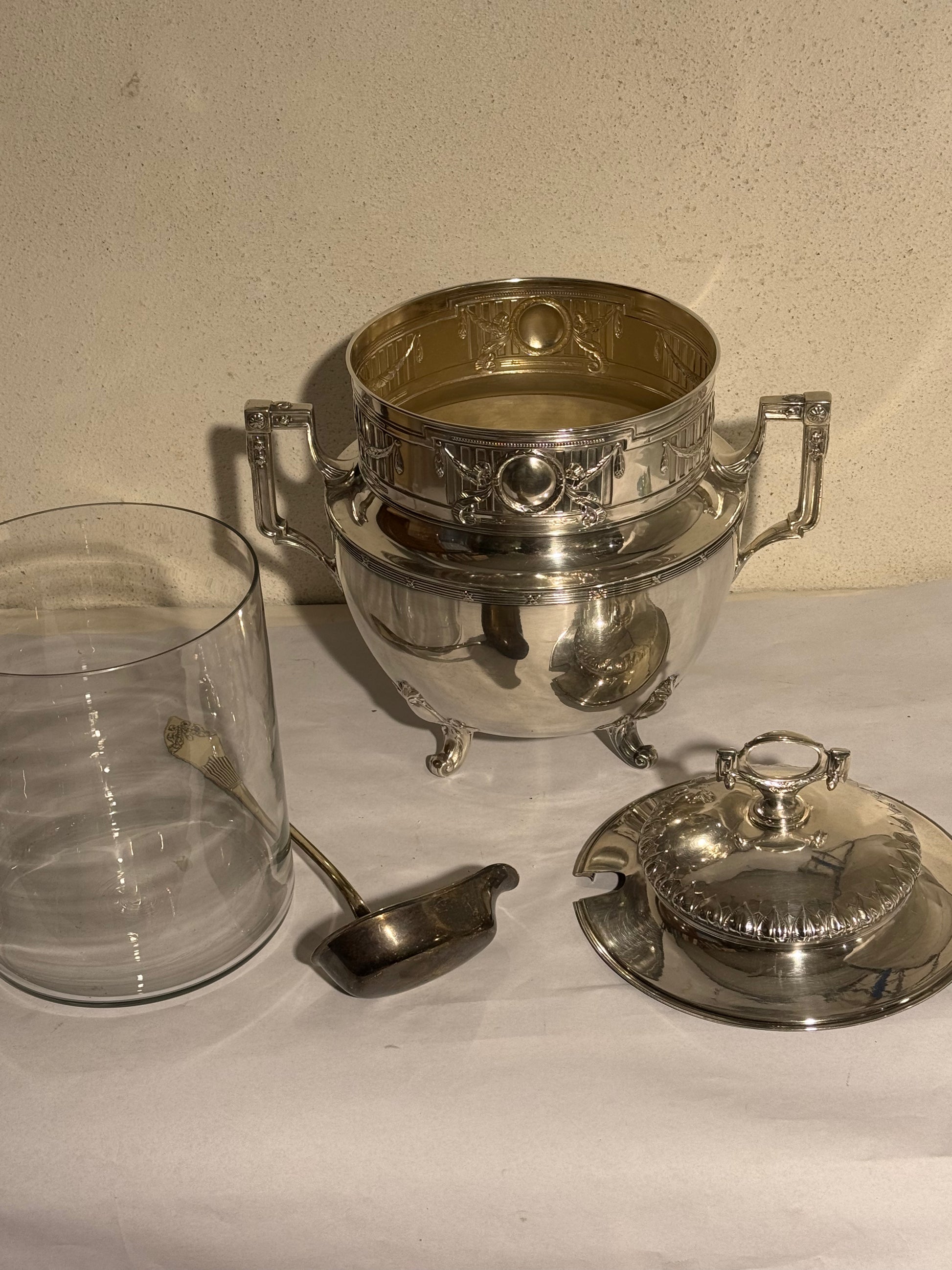 Antik Nyklassisk sølvbelagt punch bowl. Fra 1915-1925