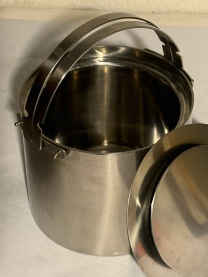 Arne Jacobsen Stelton Cylinda line isspand