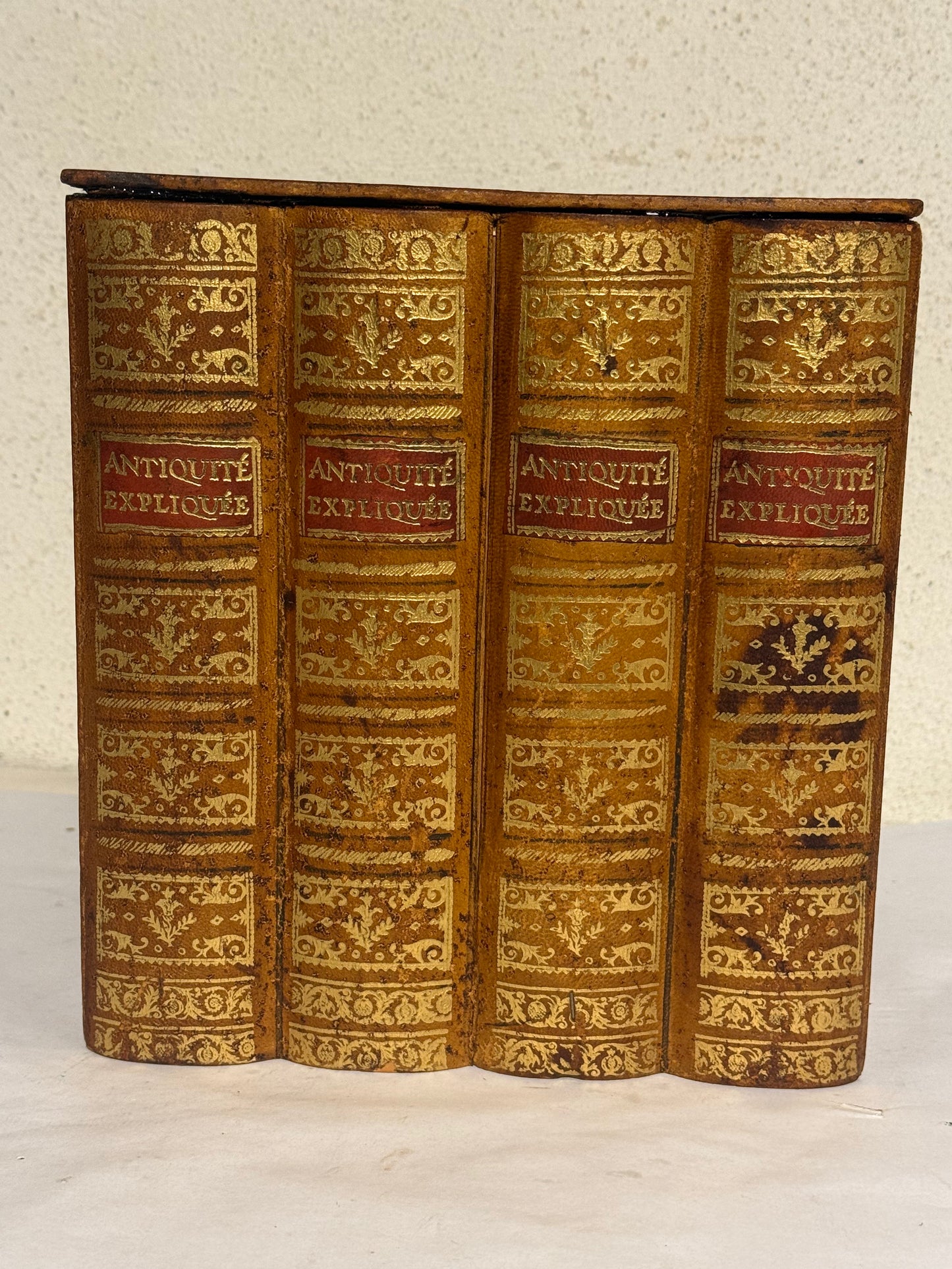 Gentleman's Library Tantalus, med 3 flasker. Frankrig midt 20.Årh