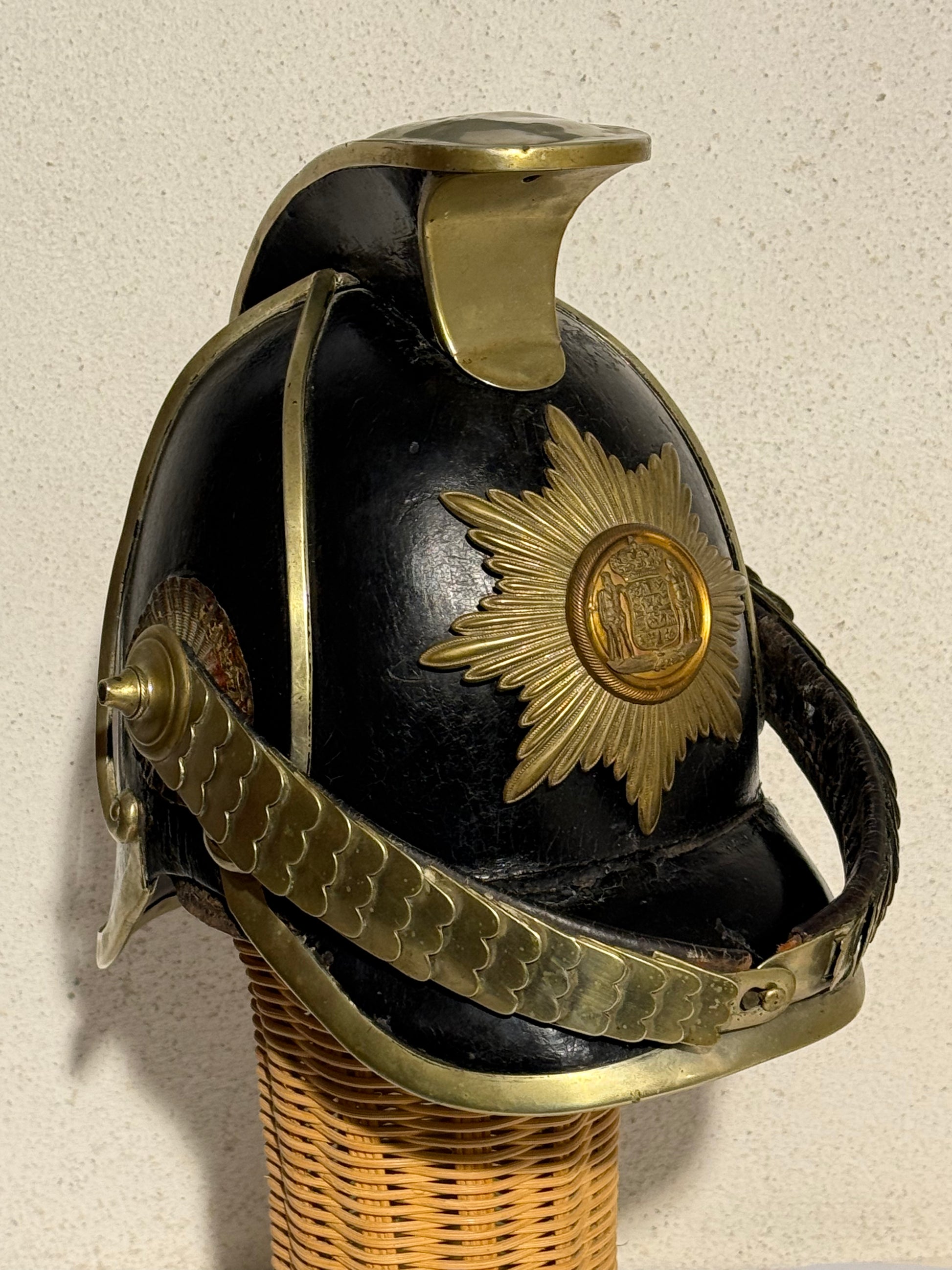 Antik dansk Dragonhjelm for officerer. Model 1864