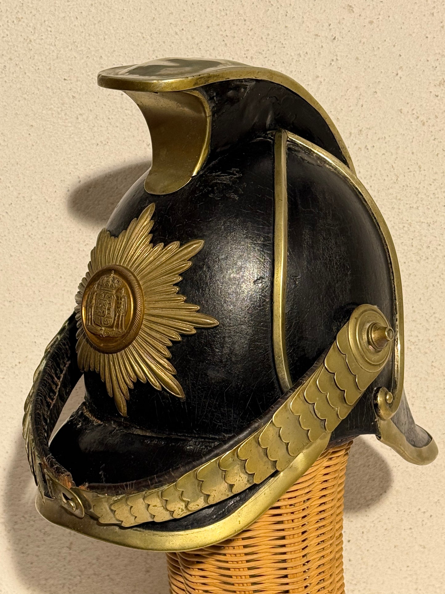 Antik dansk Dragonhjelm for officerer. Model 1864