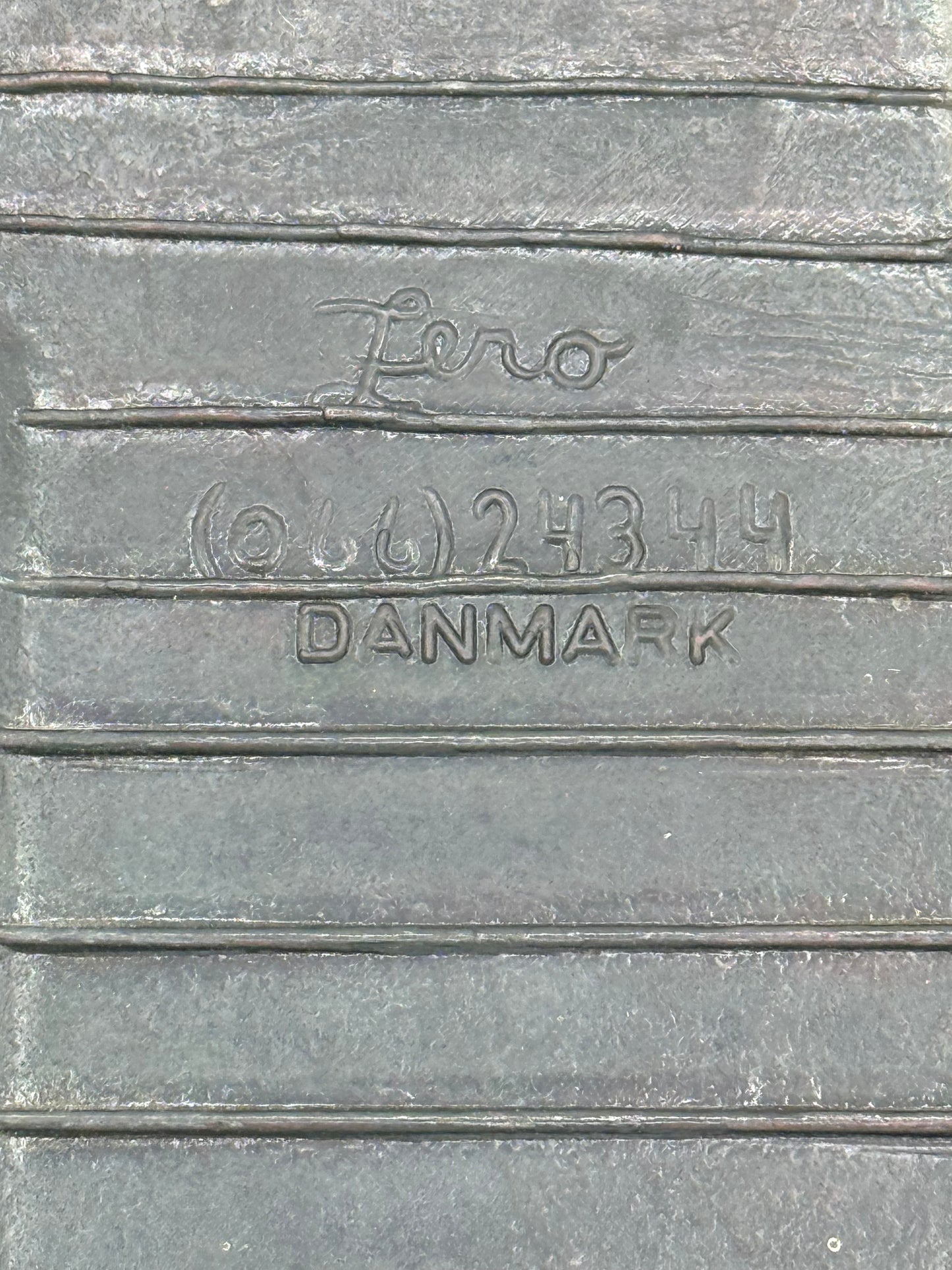 Antik Fero væghængt Notesrulle holder. Danmark, fra 1920/30érne
