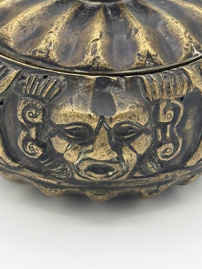 Antikt Renæssance bronzeblækhus med masker. Italien 16.-17. årh.