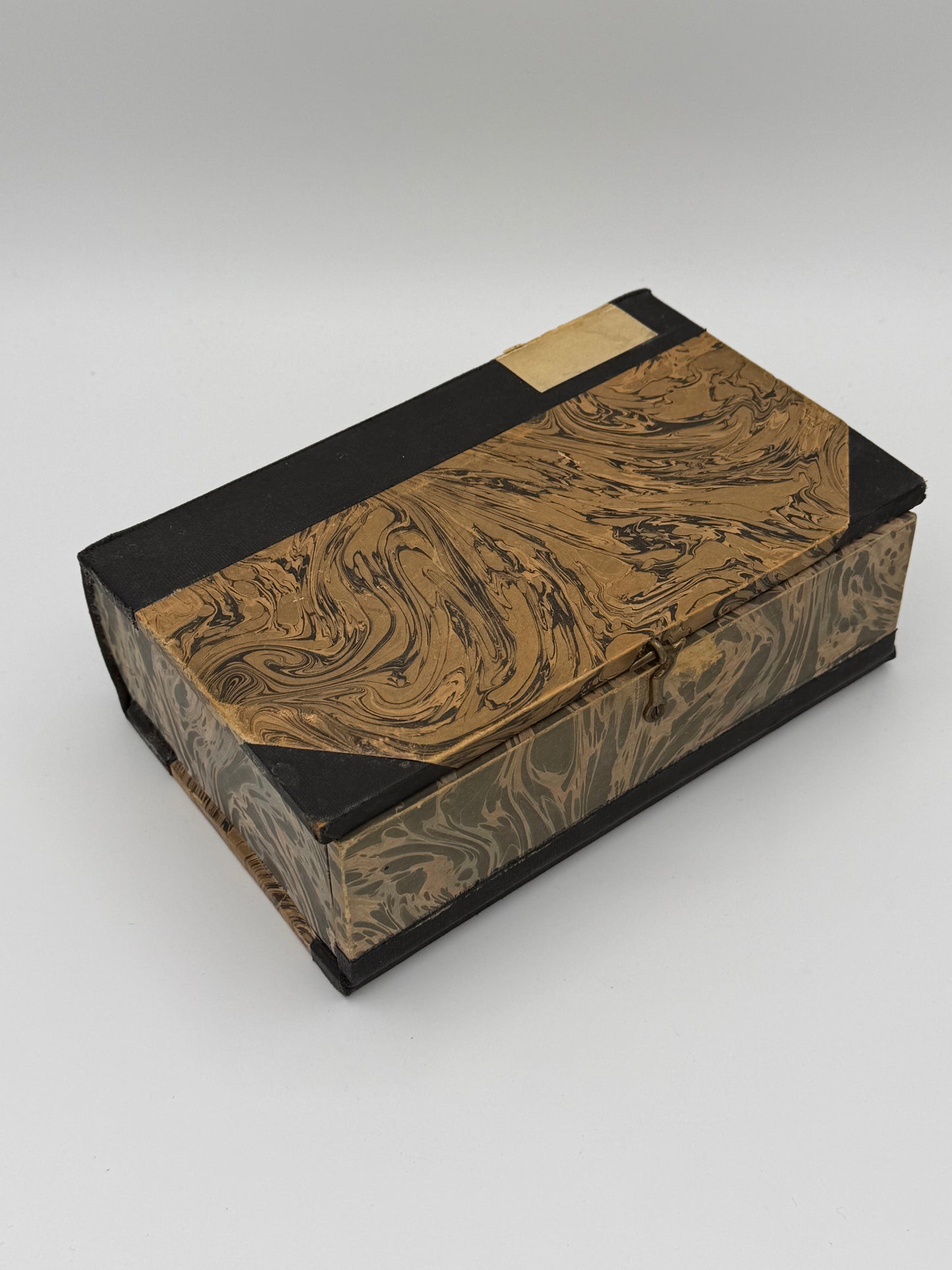 Antik dansk “BOG” æske. Start 20. Århundrede