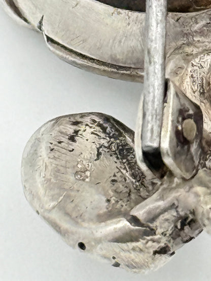 Claude Schwartz, Paris (1958-) Vintage unika Studio jewelry broche i Sølv, Guld, Månesten og Turkis. Fra 1960érne