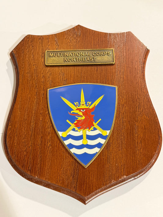 MNC NORTHEAST NATO skjold / plakette.