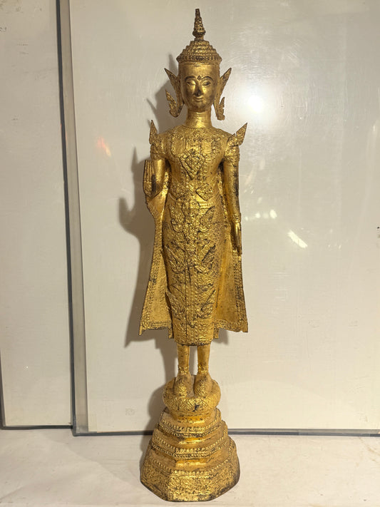 Stor 93 cm. Ratthanakosin buddha statue i forgyldt bronze, Thailand, fra 1800 tallet