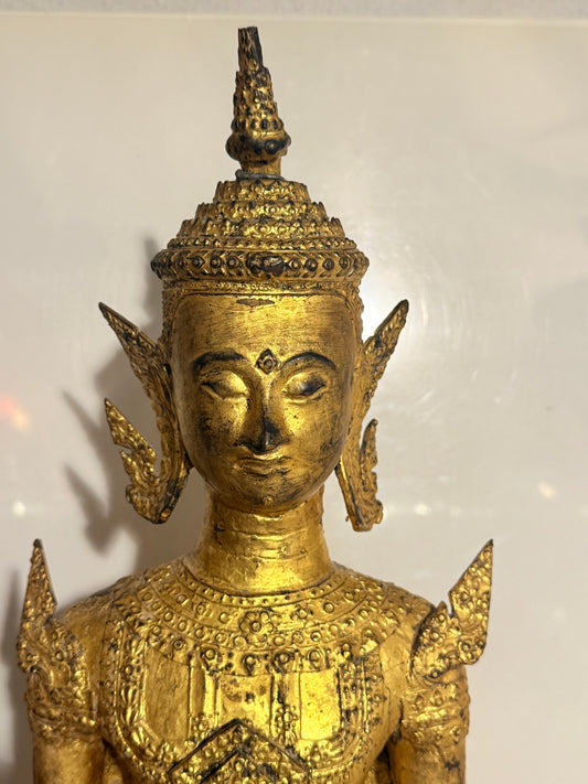 Stor 93 cm. Ratthanakosin buddha statue i forgyldt bronze, Thailand, fra 1800 tallet