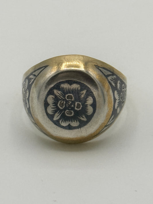Eldre niello forgyldt sølv signet ring. Fra midt 20.Årh