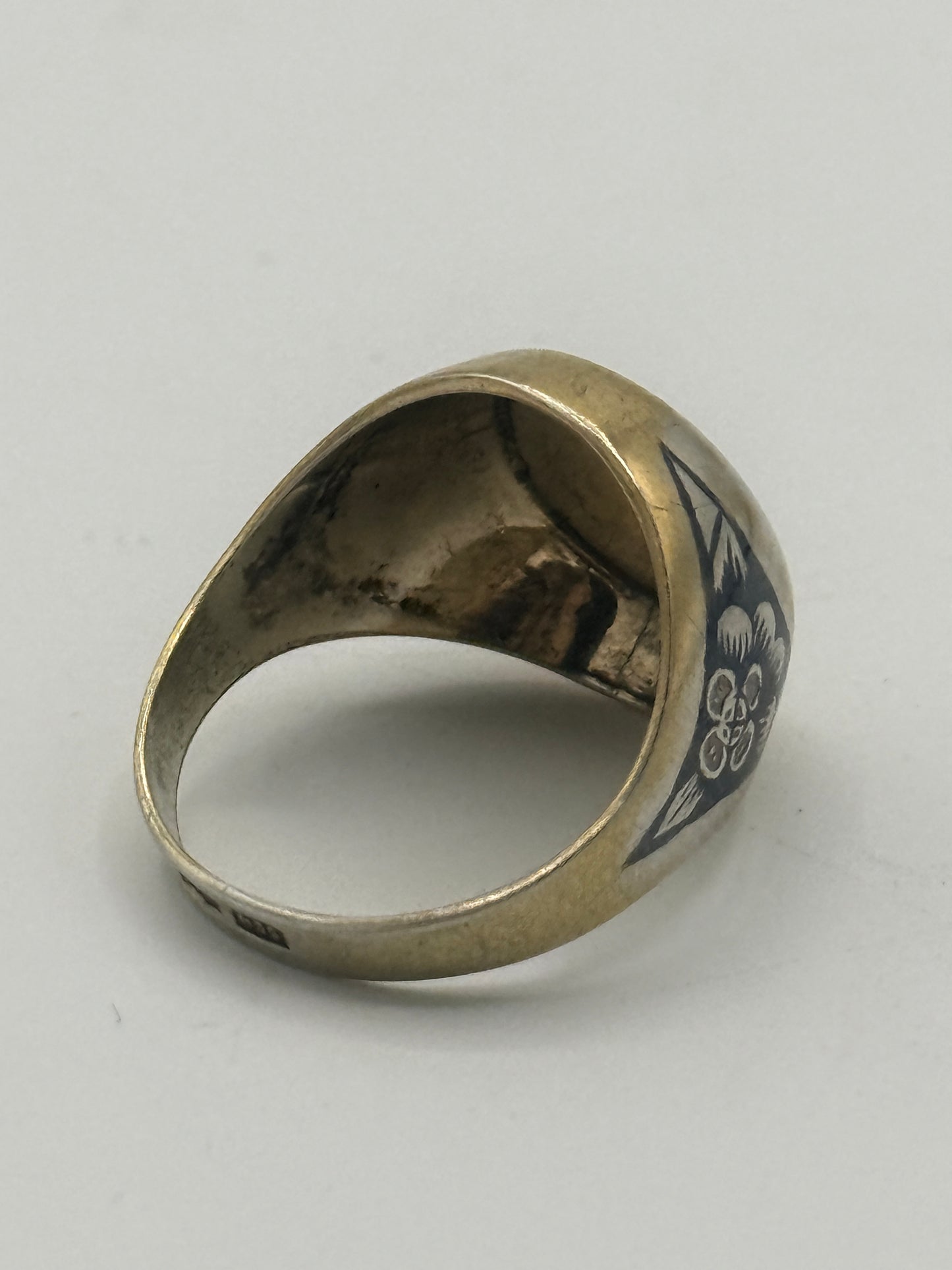 Vintage Niello forgyldt sølv signet ring. Midt 20.Årh