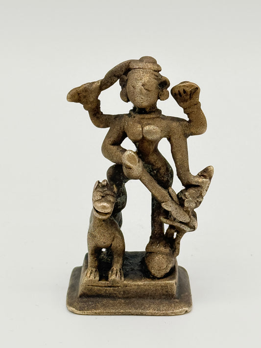Antik Durga Mahishasura bronze statue. Indien. Fra 17.-18. Århundrede.