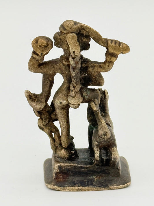 Antik Durga Mahishasura bronze statue. Indien. Fra 17.-18. Århundrede.