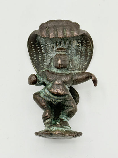 Antik Bala Krishna Kaliya kobber statue. Indien. Fra 17.-19. Århundrede
