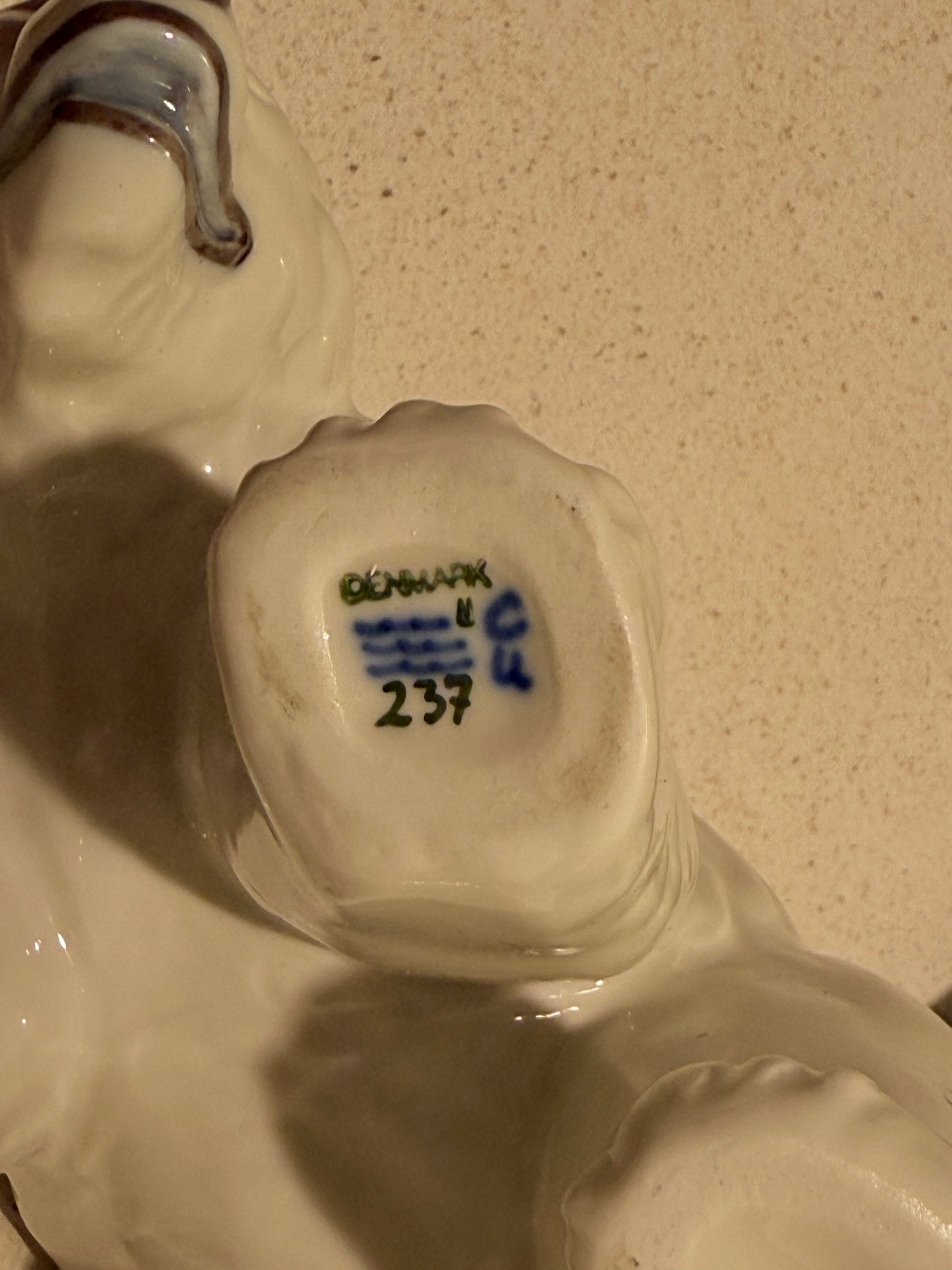 Knud Kyhn. Royal Copenhagen. Stående hvid bjørn, modelnr: 237