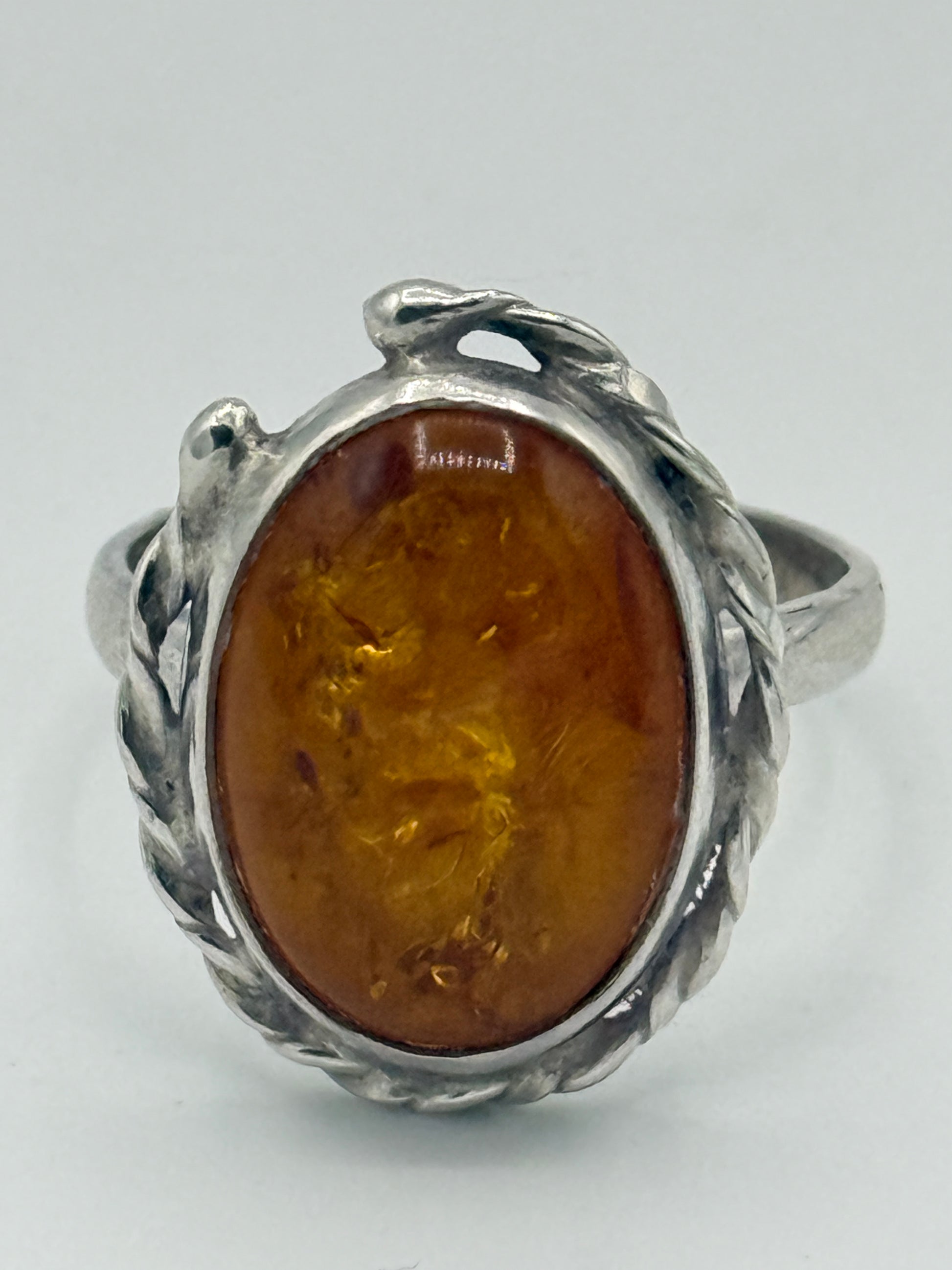 Vintage skønvirkestil Rav & Sterlingsølv ring. Polen. Fra 1980érne