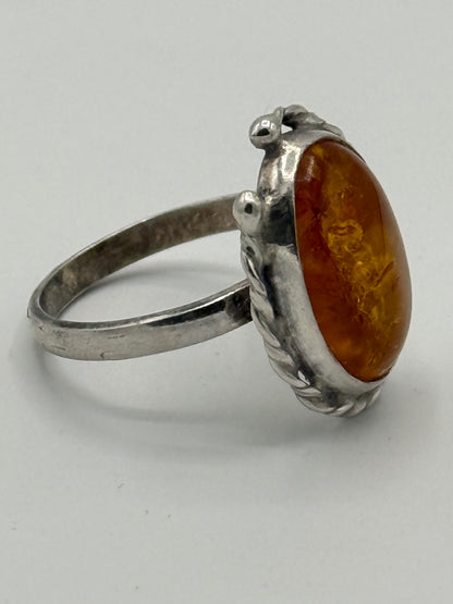 Vintage skønvirkestil Rav & Sterlingsølv ring. Polen. Fra 1980érne