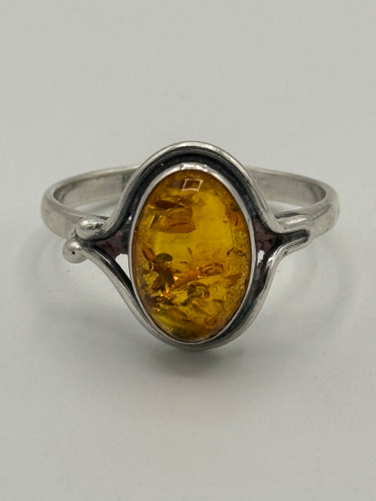 Vintage skønvirkestil Rav & Sterlingsølv ring. Warsawa, Polen. Fra 1980érne