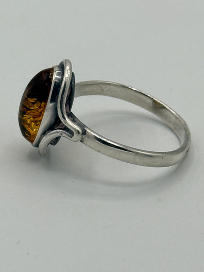 Vintage skønvirkestil Rav & Sterlingsølv ring. Warsawa, Polen. Fra 1980érne