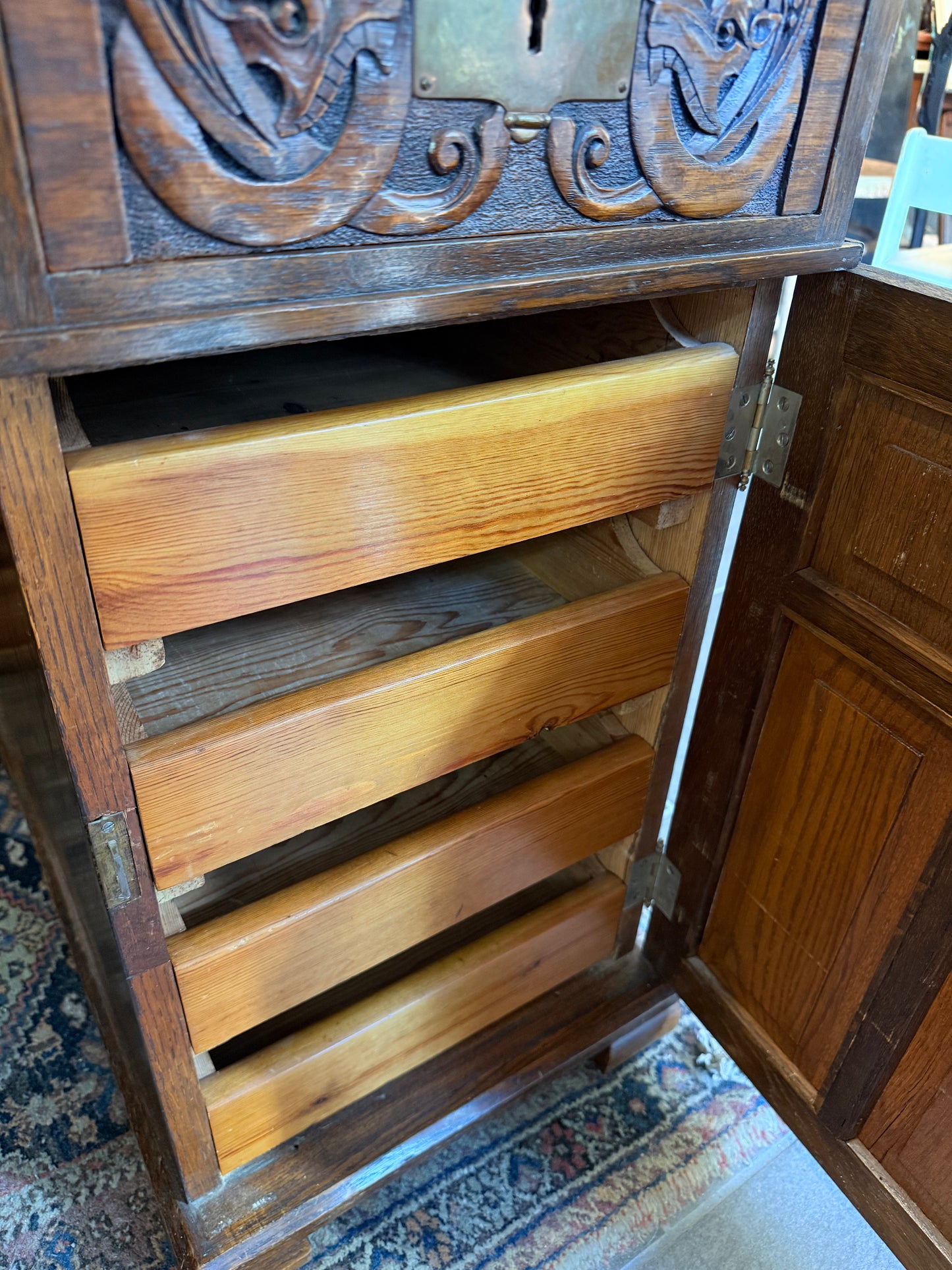 Antik Norsk Viking Dragestil Piedestal skrivebord.Fra 1880-1915