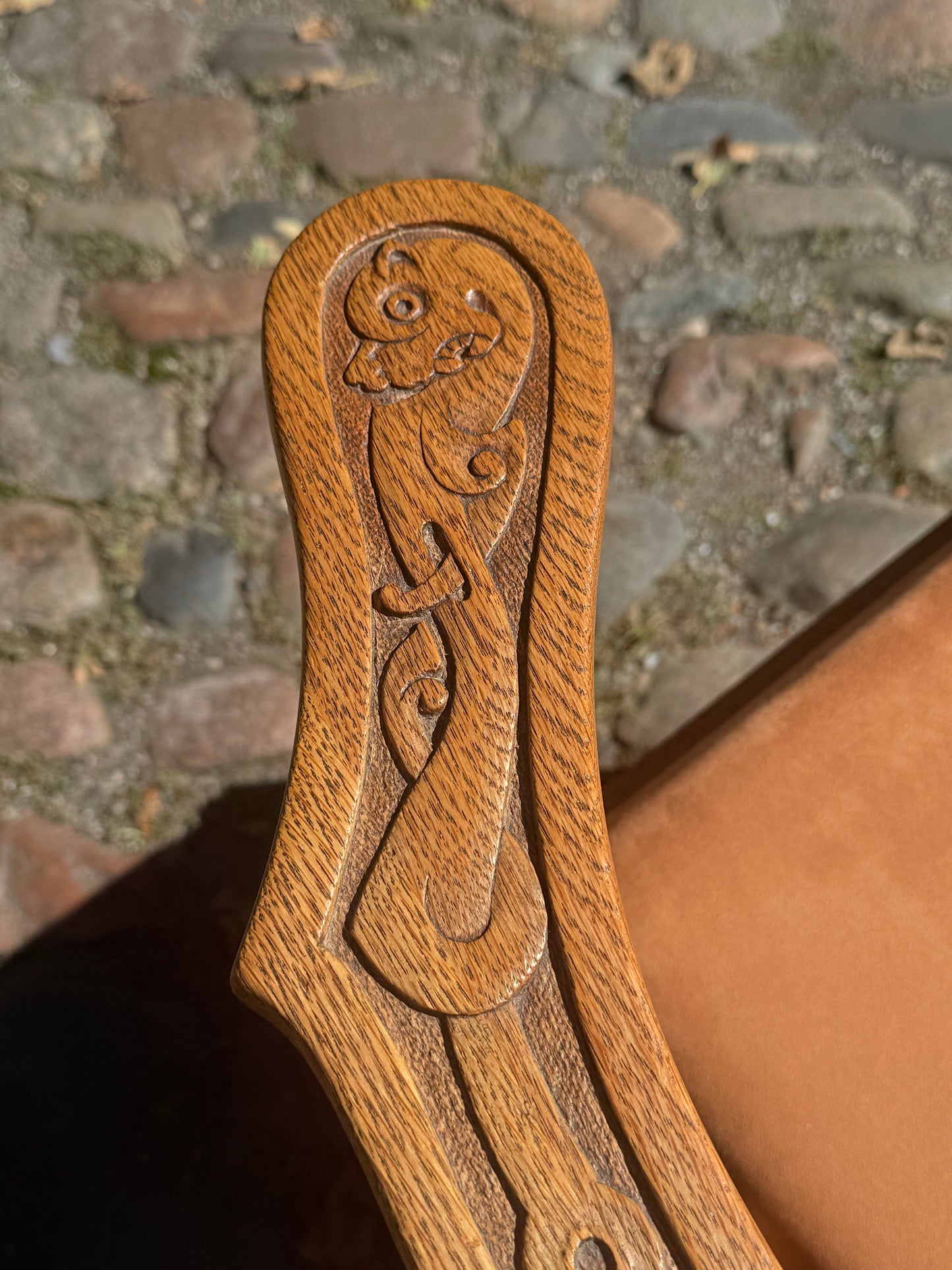 Antik Norsk Viking Dragestil Hjørnestol. Fra 1880-1915