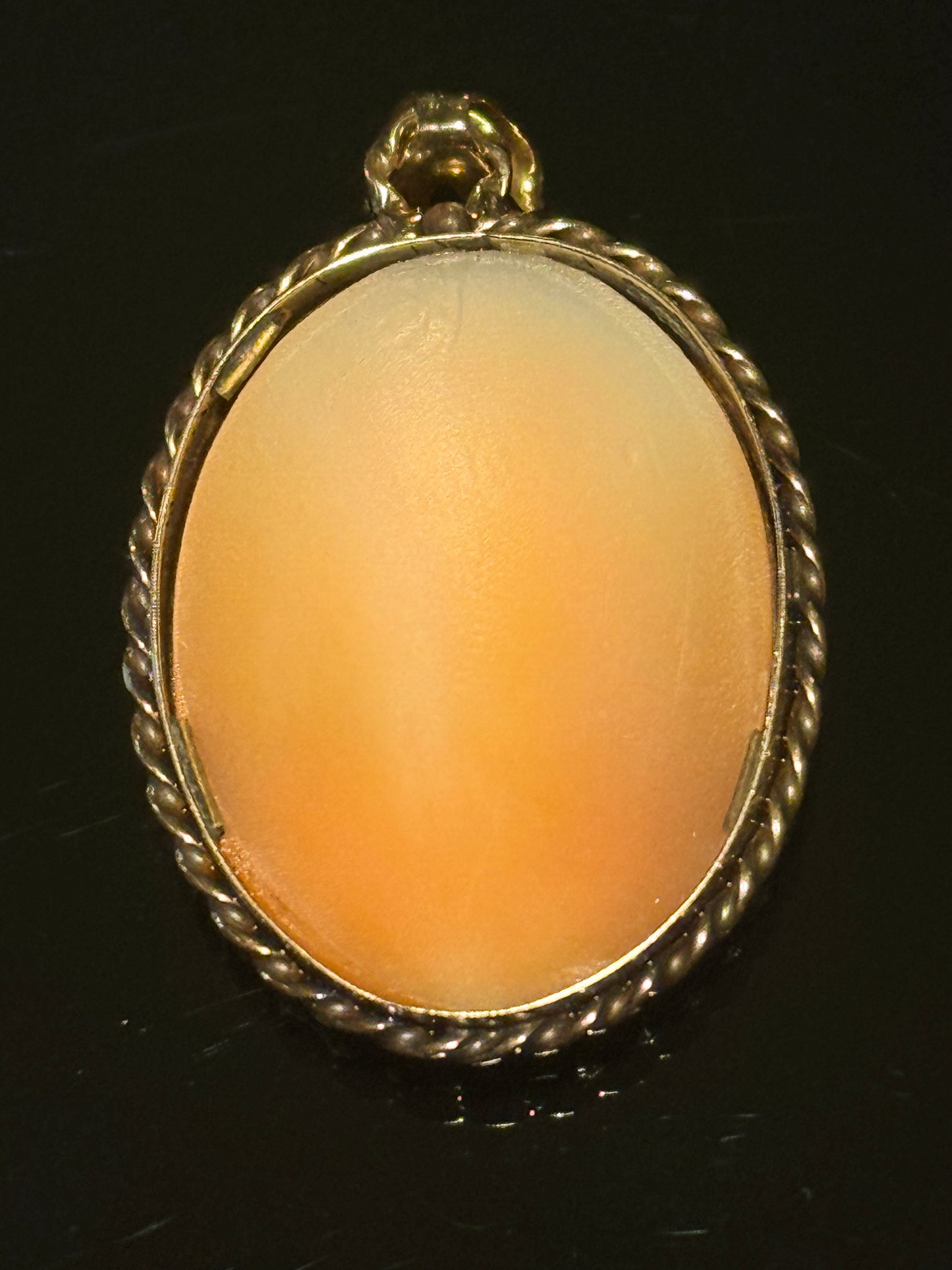 Antik Camé vedhæng i 14K guld. Fra 1920érne.